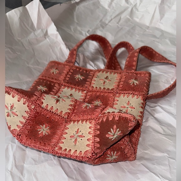 Nine West Vintage, coral-colored, genuine leather Patchwork Shoulder Bag - Picture 4 of 7